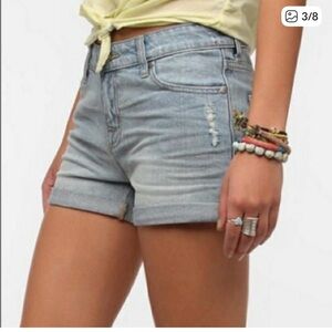 Urban Outfitters BDG Light Wash Alexa mid rise 5 pocket Roll Hem Denim Shorts 28